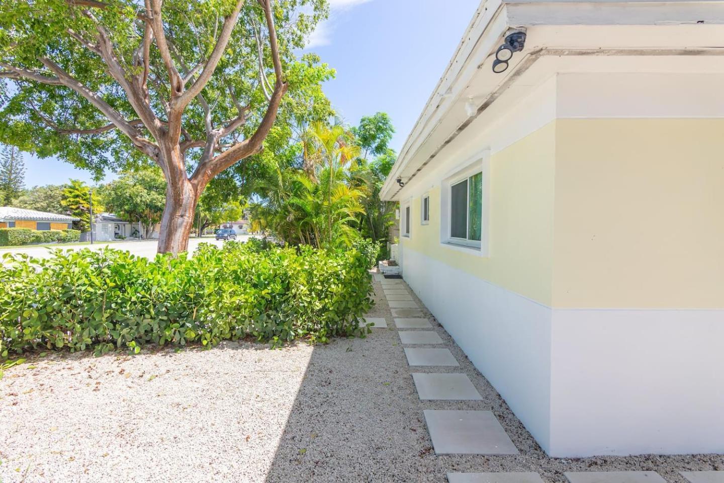 Newly Renovated Stylish Studio In El Portal #2 Miami Exteriér fotografie